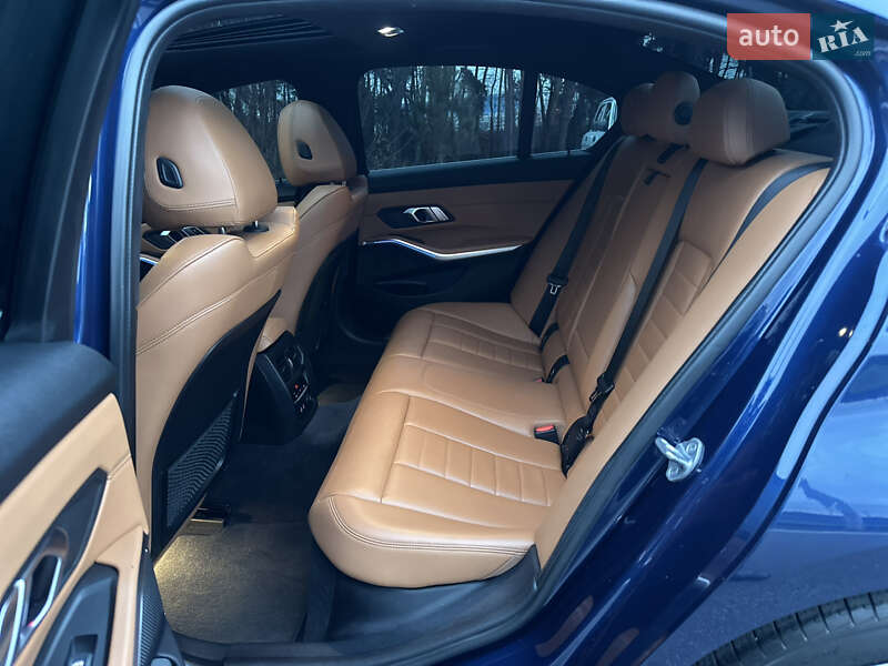 Седан BMW 3 Series 2019 в Киеве