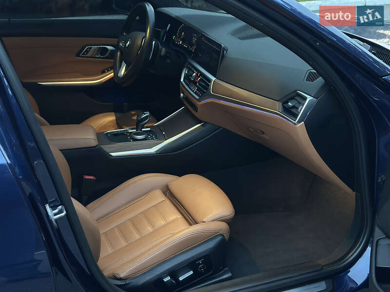 Седан BMW 3 Series 2019 в Киеве