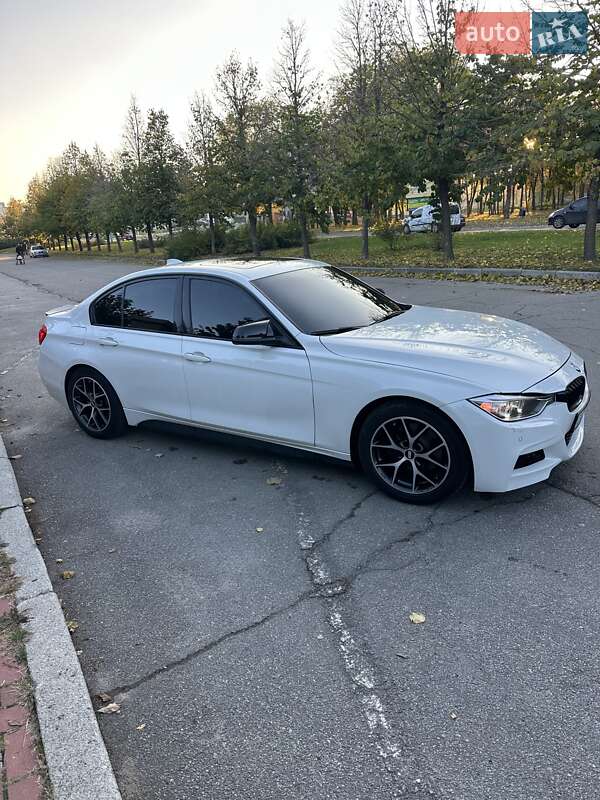 Седан BMW 3 Series 2013 в Умани