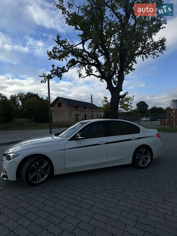 Седан BMW 3 Series 2015 в Львове