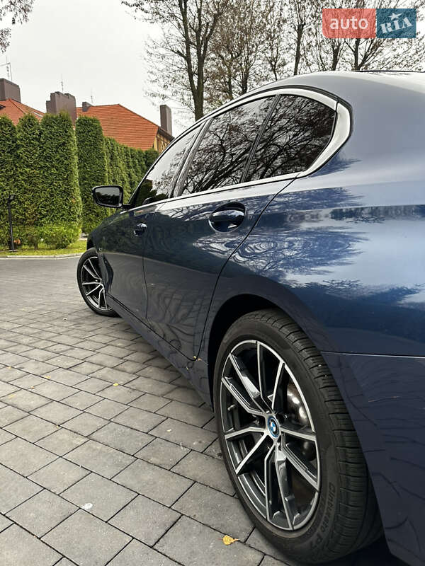 Седан BMW 3 Series 2022 в Луцке