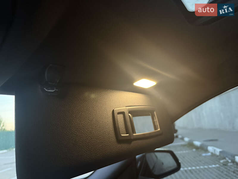 Седан BMW 3 Series 2014 в Києві