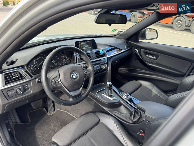 Седан BMW 3 Series 2017 в Хмельницком