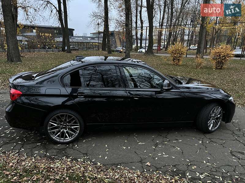 Седан BMW 3 Series 2018 в Киеве