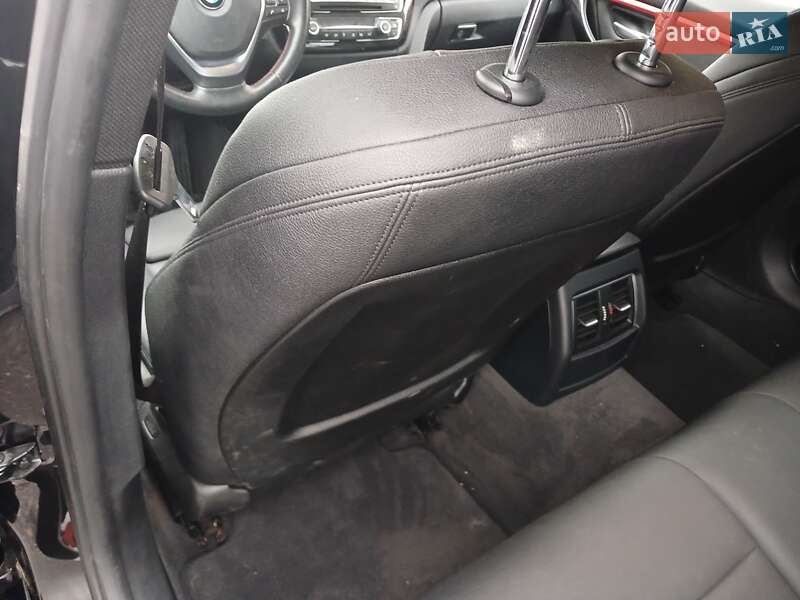 Седан BMW 3 Series 2017 в Киеве