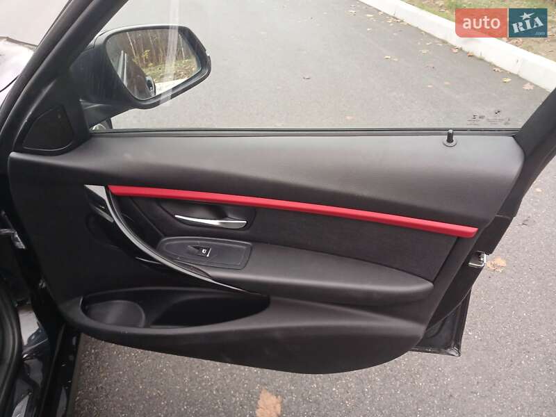 Седан BMW 3 Series 2017 в Киеве