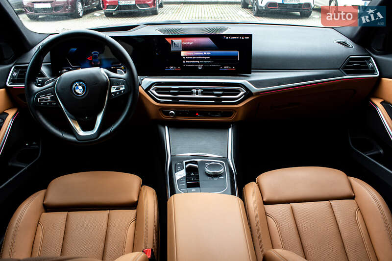 Седан BMW 3 Series 2022 в Львові