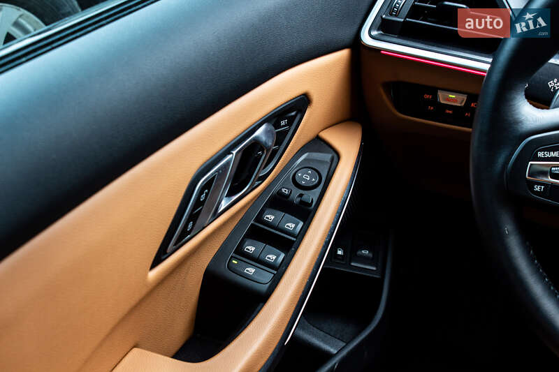 Седан BMW 3 Series 2022 в Львові