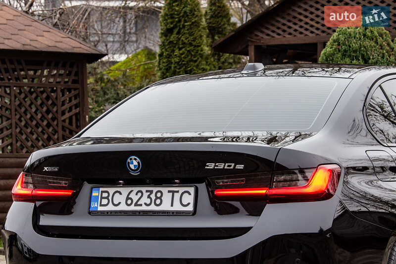 Седан BMW 3 Series 2022 в Львові