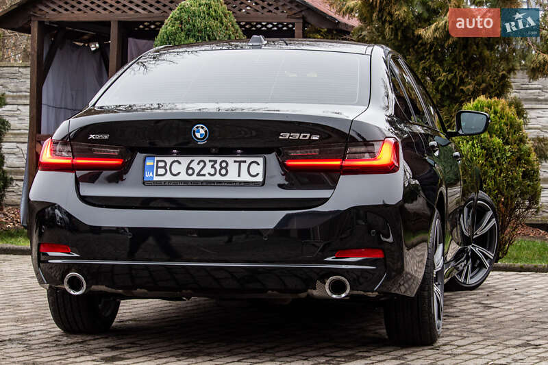 Седан BMW 3 Series 2022 в Львові
