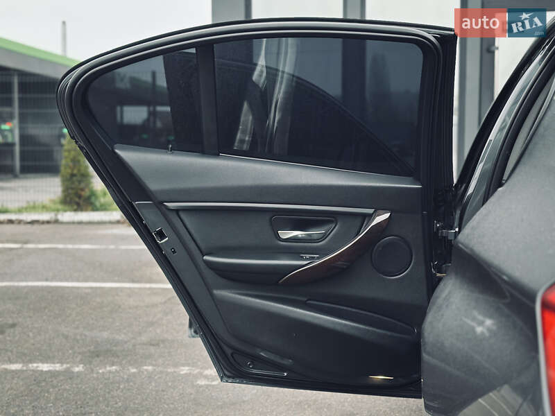 Седан BMW 3 Series 2015 в Кременчуге