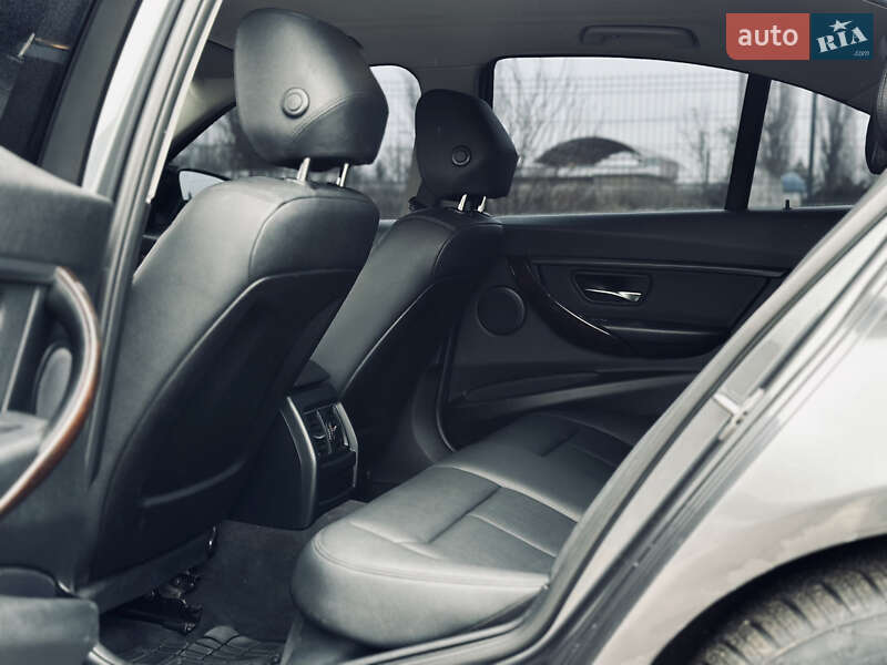 Седан BMW 3 Series 2015 в Кременчуге