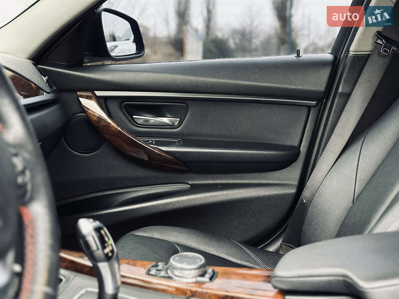 Седан BMW 3 Series 2015 в Кременчуге