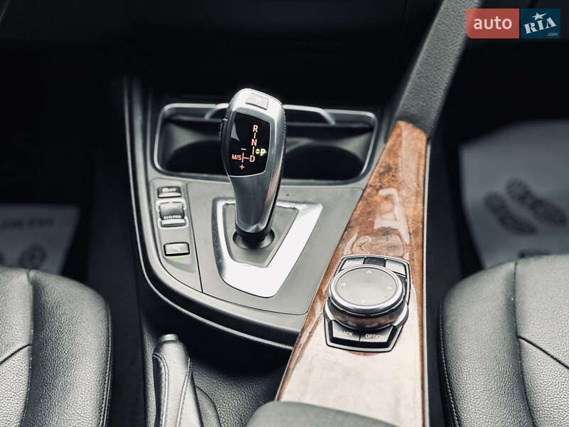 Седан BMW 3 Series 2015 в Кременчуге