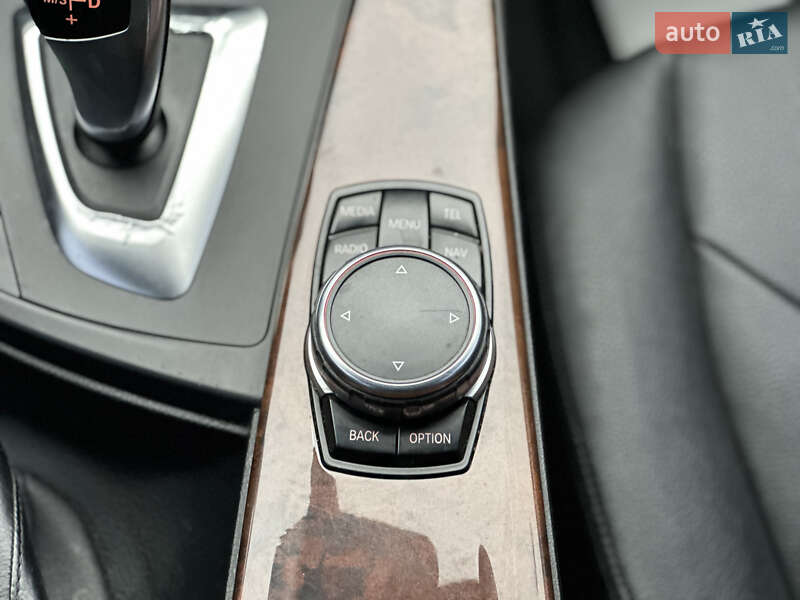 Седан BMW 3 Series 2015 в Кременчуге