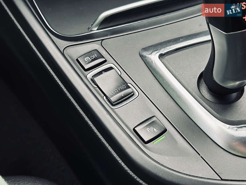 Седан BMW 3 Series 2015 в Кременчуге