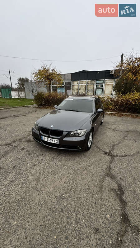 Седан BMW 3 Series 2005 в Белгороде-Днестровском