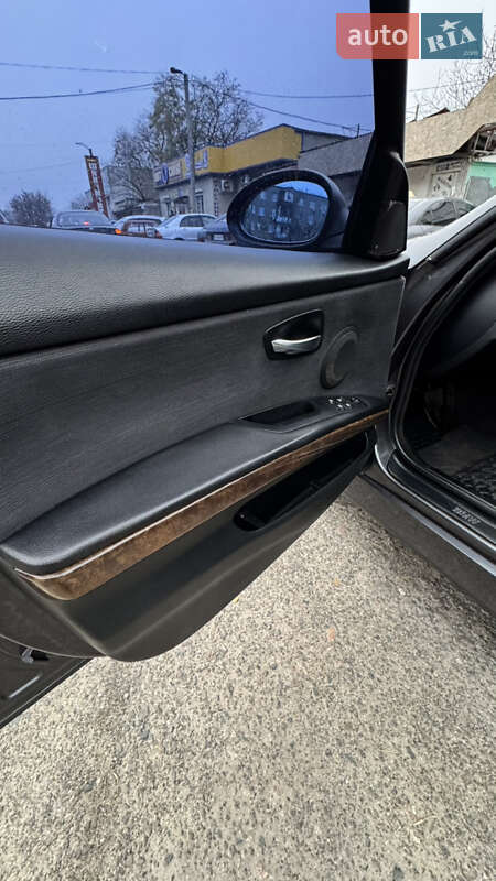 Седан BMW 3 Series 2005 в Белгороде-Днестровском