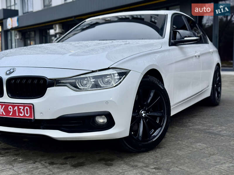 Седан BMW 3 Series 2016 в Новояворовске