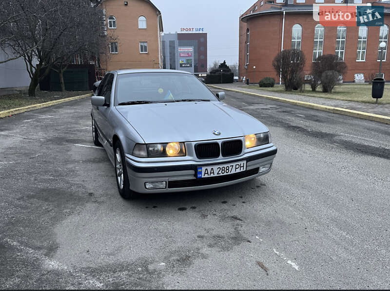 Седан BMW 3 Series 1997 в Сквире