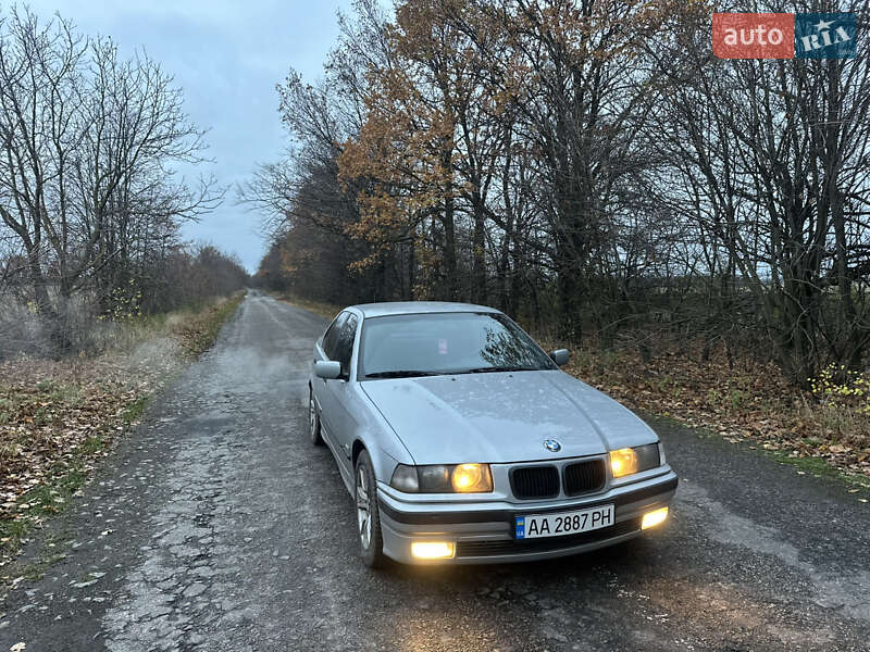 Седан BMW 3 Series 1997 в Сквире