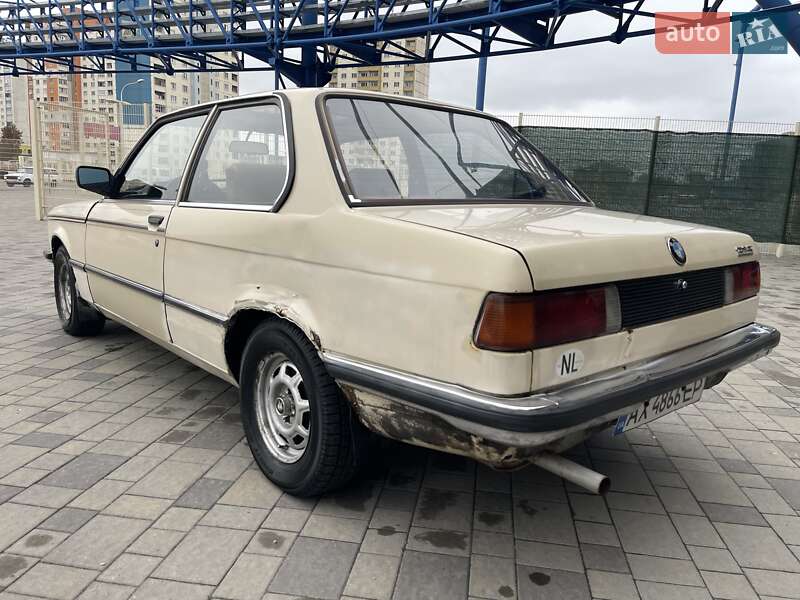 Седан BMW 3 Series 1983 в Харькове