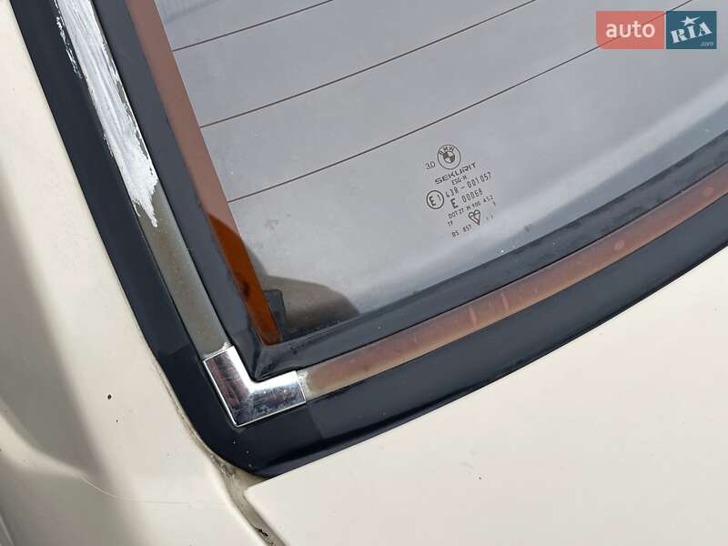 Седан BMW 3 Series 1983 в Харькове