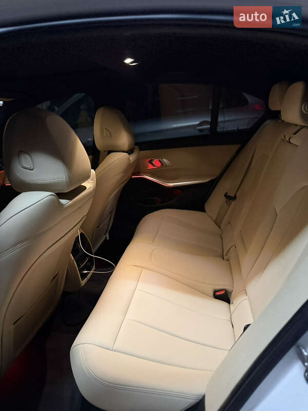 Седан BMW 3 Series 2019 в Одессе