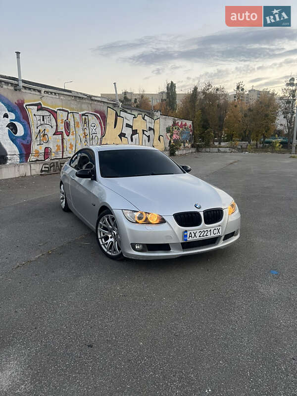 Купе BMW 3 Series 2009 в Харькове