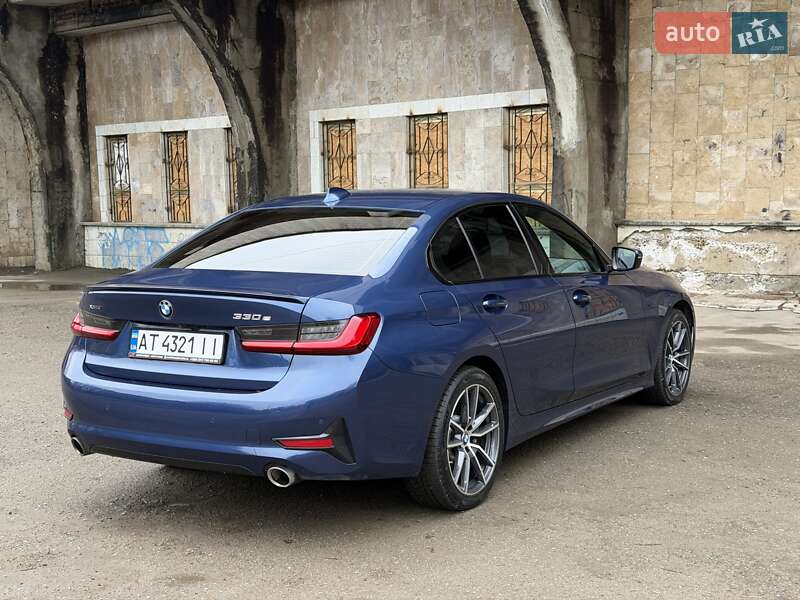 Седан BMW 3 Series 2021 в Ивано-Франковске