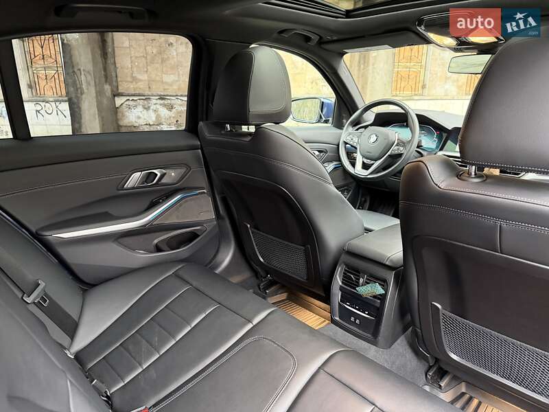 Седан BMW 3 Series 2021 в Ивано-Франковске