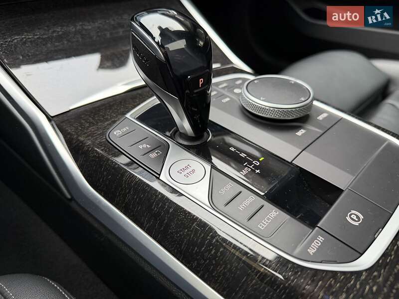 Седан BMW 3 Series 2021 в Ивано-Франковске