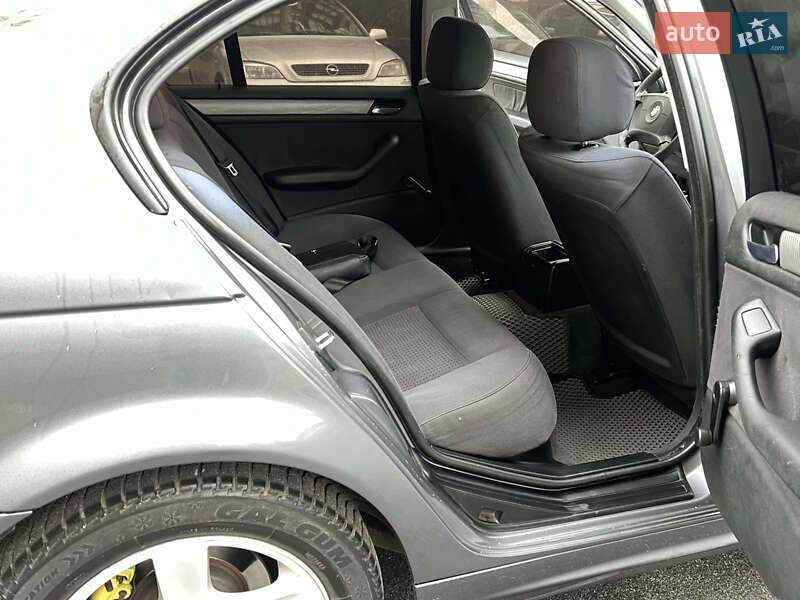 Седан BMW 3 Series 2002 в Чернігові