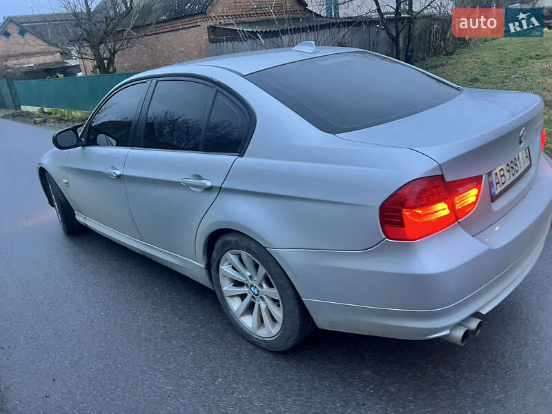 Седан BMW 3 Series 2011 в Калинівці