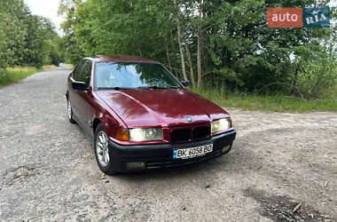 Седан BMW 3 Series 1993 в Дубровиці