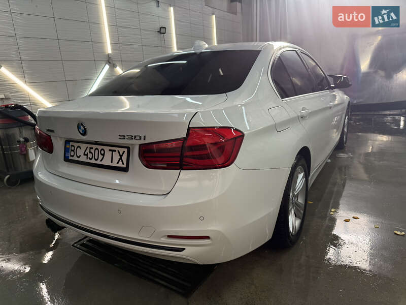 Седан BMW 3 Series 2017 в Новояворовске