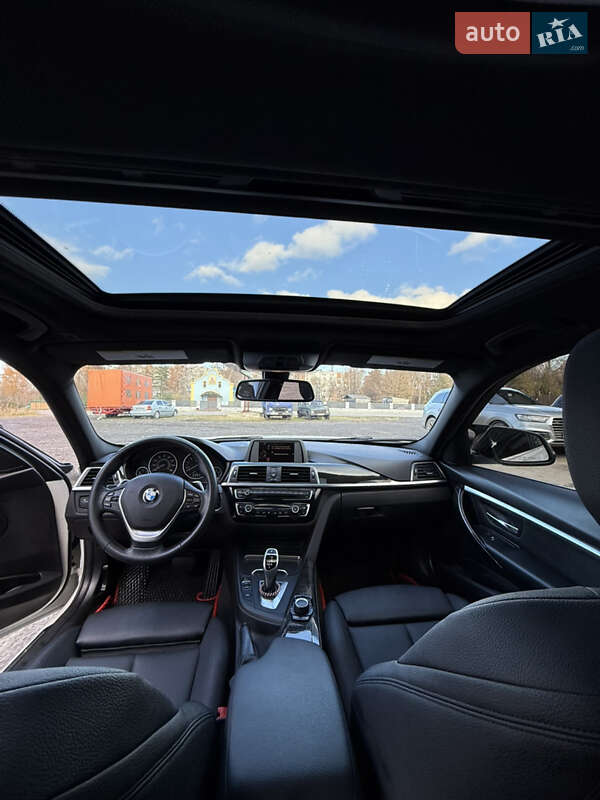 Седан BMW 3 Series 2017 в Новояворовске