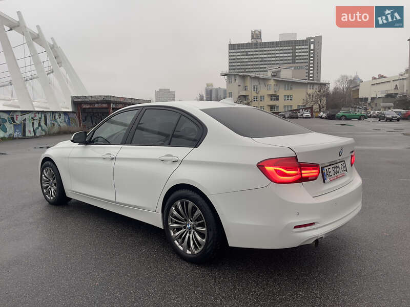 Седан BMW 3 Series 2015 в Бобрику