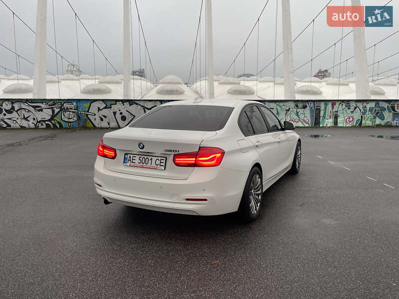 Седан BMW 3 Series 2015 в Бобрику