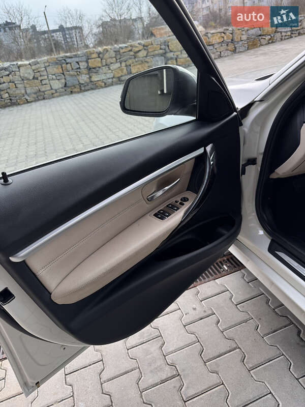 Седан BMW 3 Series 2017 в Брошневе-Осаде