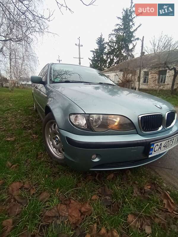 Седан BMW 3 Series 2004 в Новоархангельске