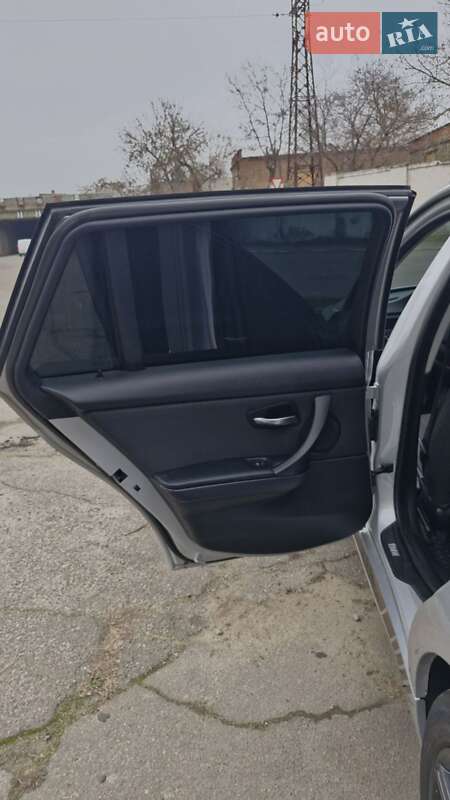 Универсал BMW 3 Series 2006 в Николаеве фото 21 Универсал BMW 3 Series 2006 в Николаеве