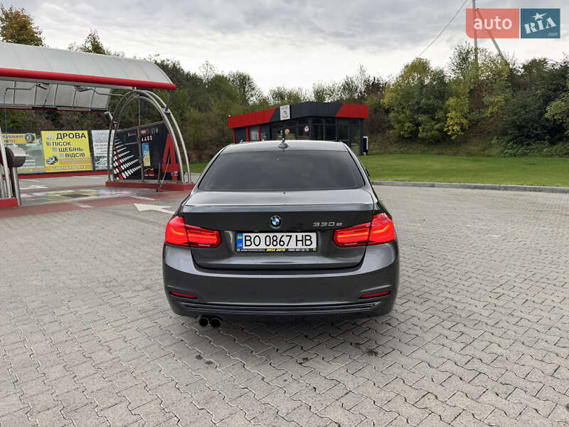 Седан BMW 3 Series 2017 в Зборове