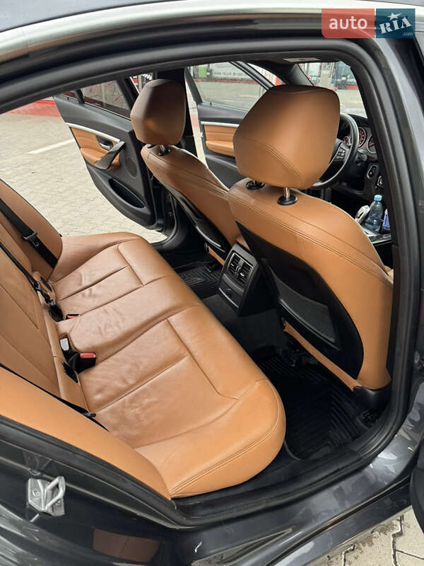 Седан BMW 3 Series 2017 в Зборове