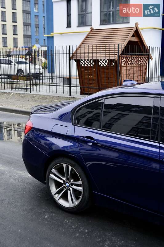 Седан BMW 3 Series 2016 в Черкасах