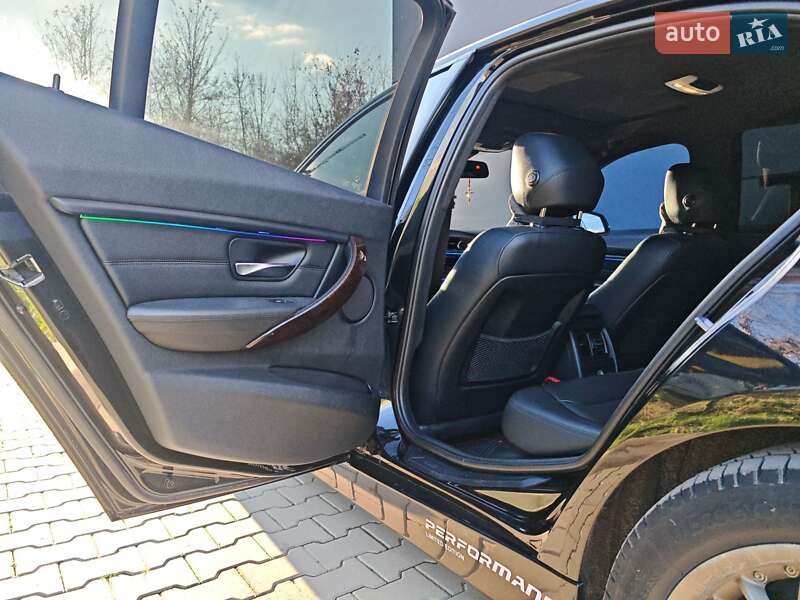 Седан BMW 3 Series 2014 в Чернівцях