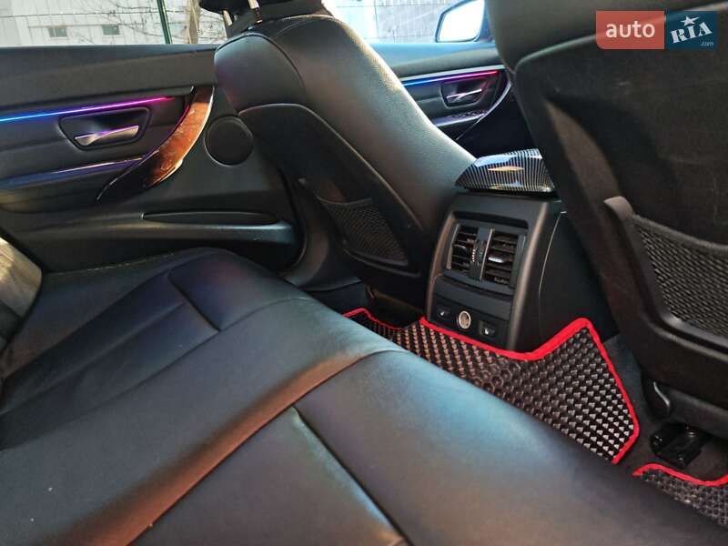Седан BMW 3 Series 2014 в Чернівцях