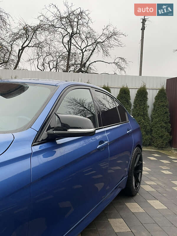 Седан BMW 3 Series 2012 в Бучачі