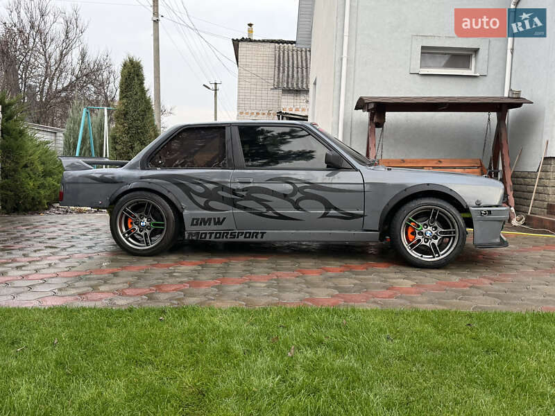 Купе BMW 3 Series 1983 в Дніпрі