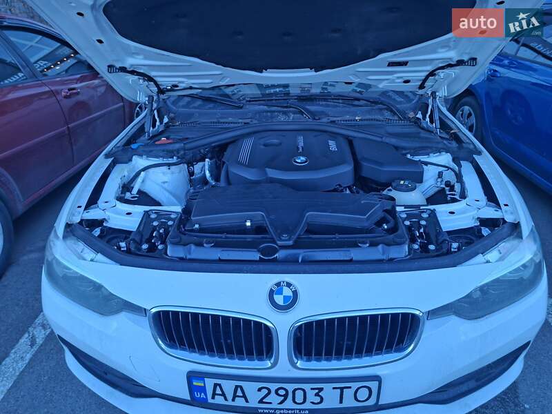 Седан BMW 3 Series 2017 в Киеве